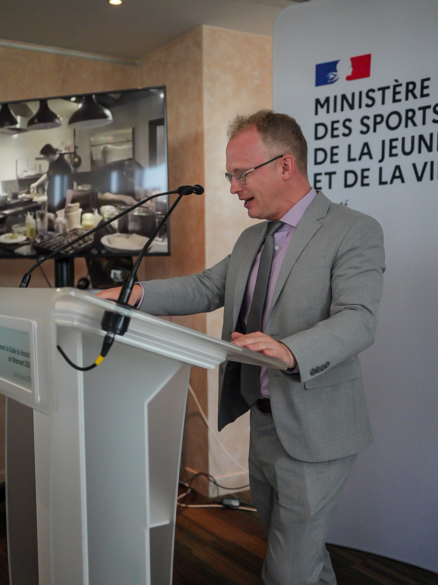 Au ministère des Sports, de la Jeunesse et de la Vie associative