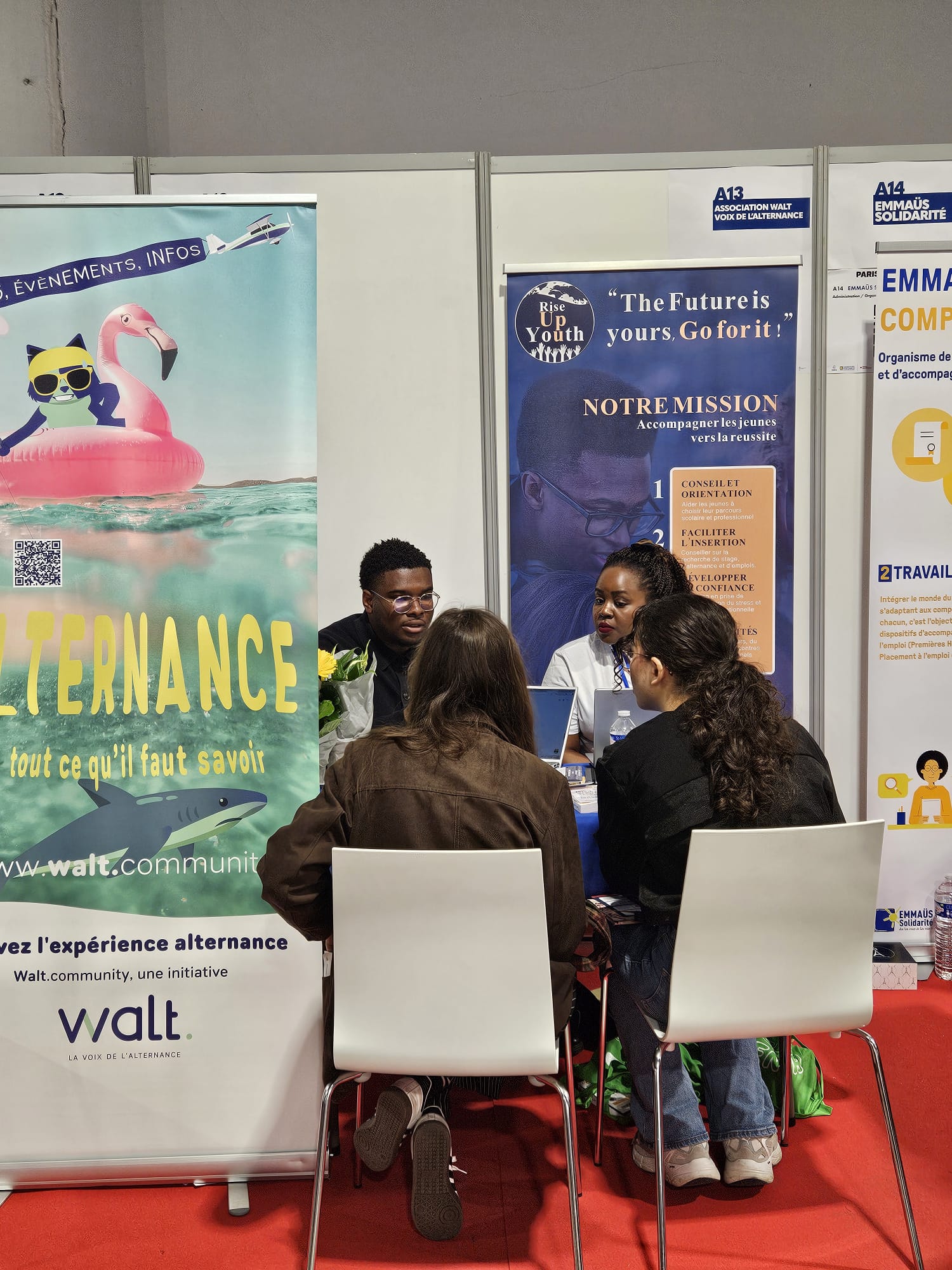 Paris Montreuil Expo salon pour emploi des jeunes